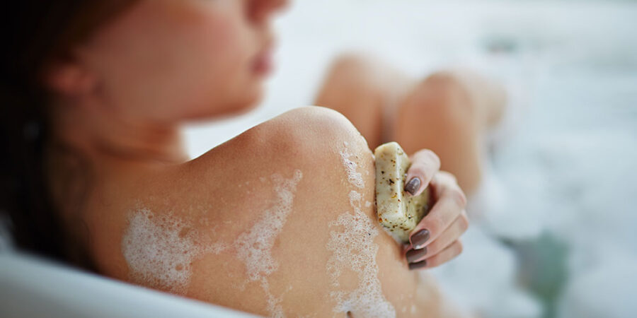I benefici dello scrub corpo - Guapa Cosmetics